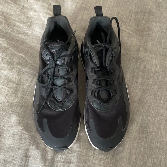 Women’s Nike Air Max - Picture 1 of 5